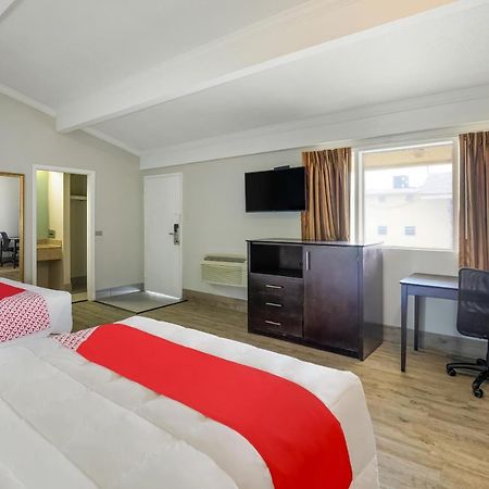 Oyo Hotel Lake Charles La I-10 Екстериор снимка