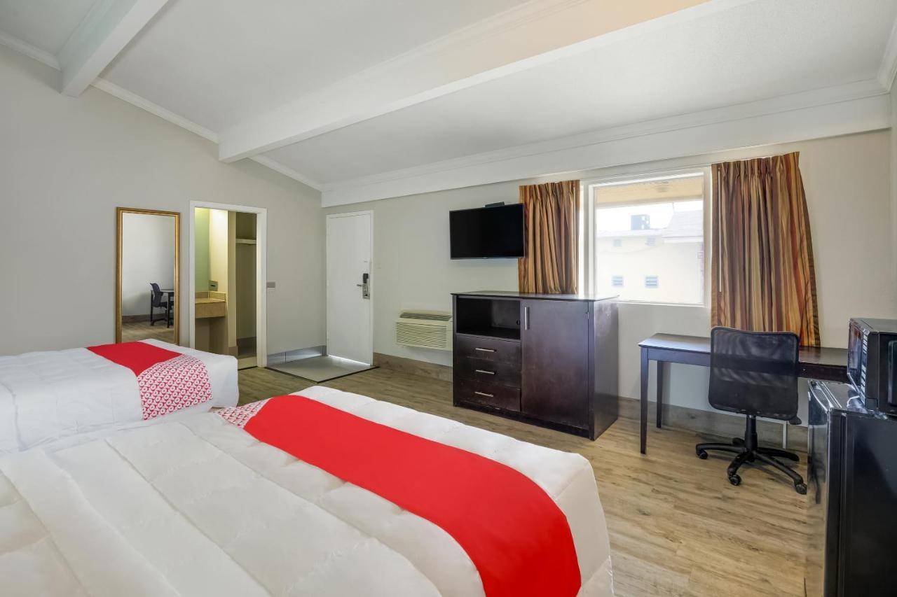 Oyo Hotel Lake Charles La I-10 Екстериор снимка