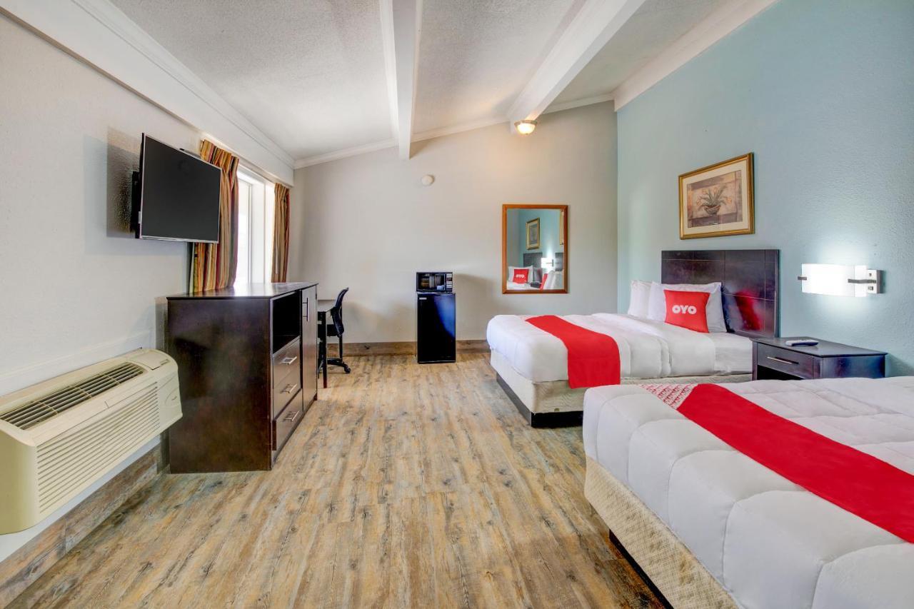 Oyo Hotel Lake Charles La I-10 Екстериор снимка