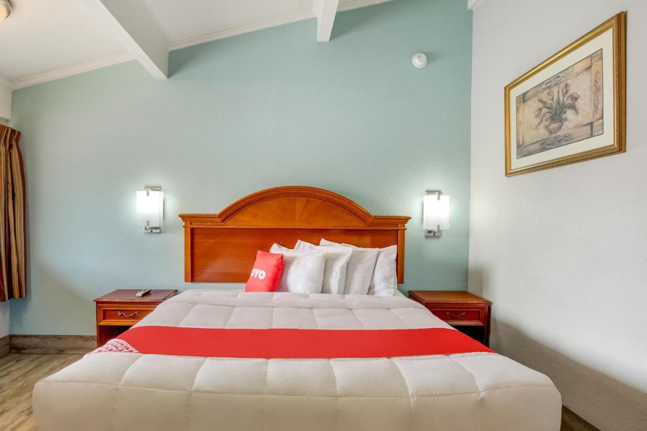Oyo Hotel Lake Charles La I-10 Екстериор снимка