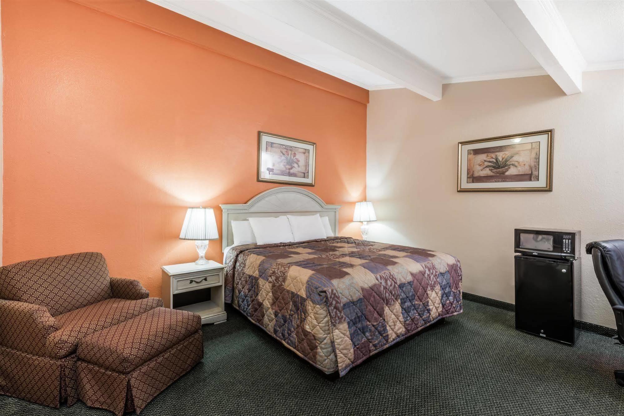 Oyo Hotel Lake Charles La I-10 Екстериор снимка