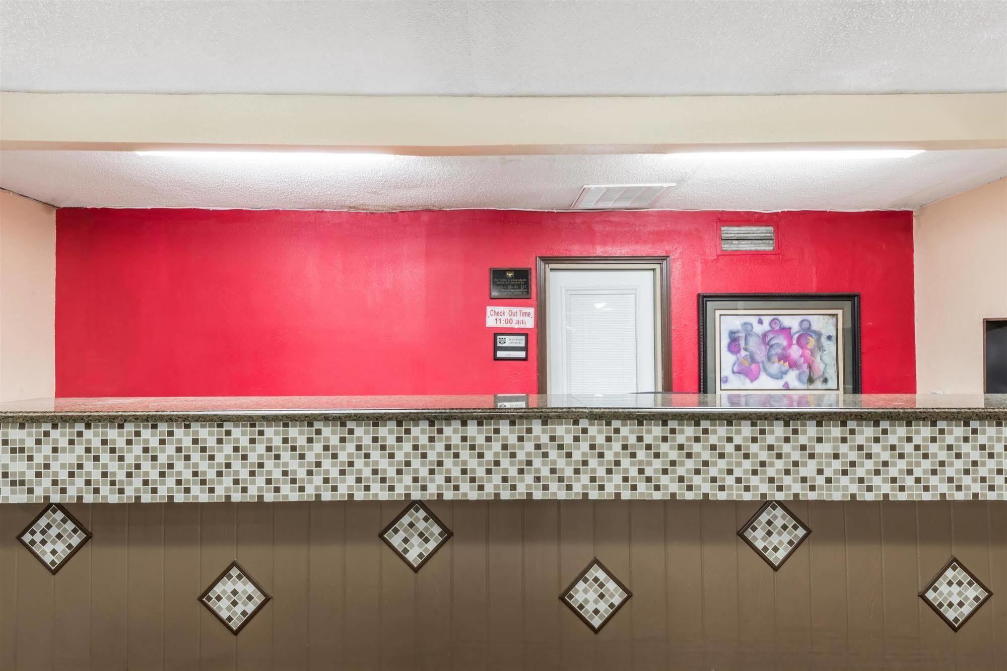 Oyo Hotel Lake Charles La I-10 Екстериор снимка