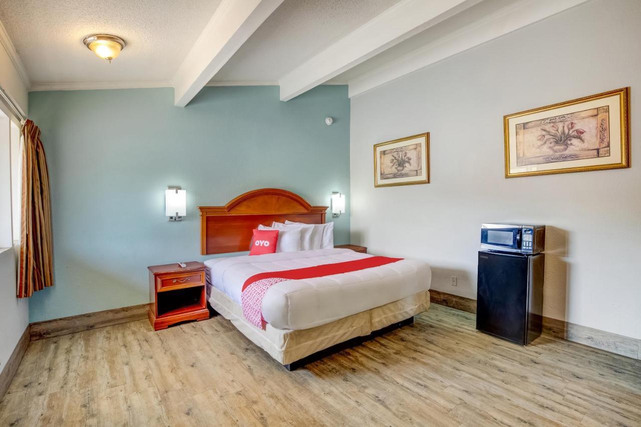 Oyo Hotel Lake Charles La I-10 Екстериор снимка